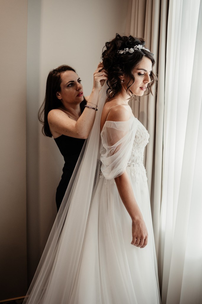 Isil si Radu by Fotograf nunta Iasi — Eduard Schiopu