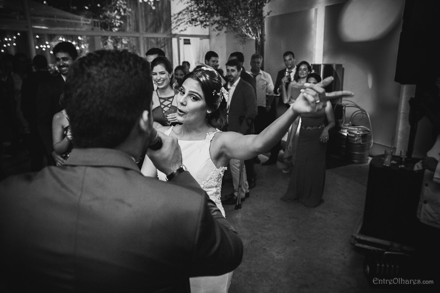 Casamento de Márcia e Marcos na Casa de Chá em Aldeia Pernambuco. Casamento ao ar livre. EntreOlhares Fotografia e Filmagem de Casamentos em Recife/PE e João Pessoa/PB — Momentos únicos eternizados com sensibilidade
