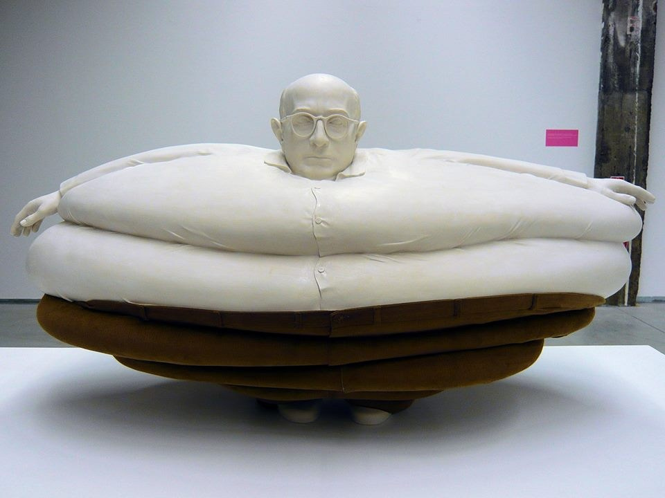  Erwin Wurm — One Minute Sculptures (1990s)