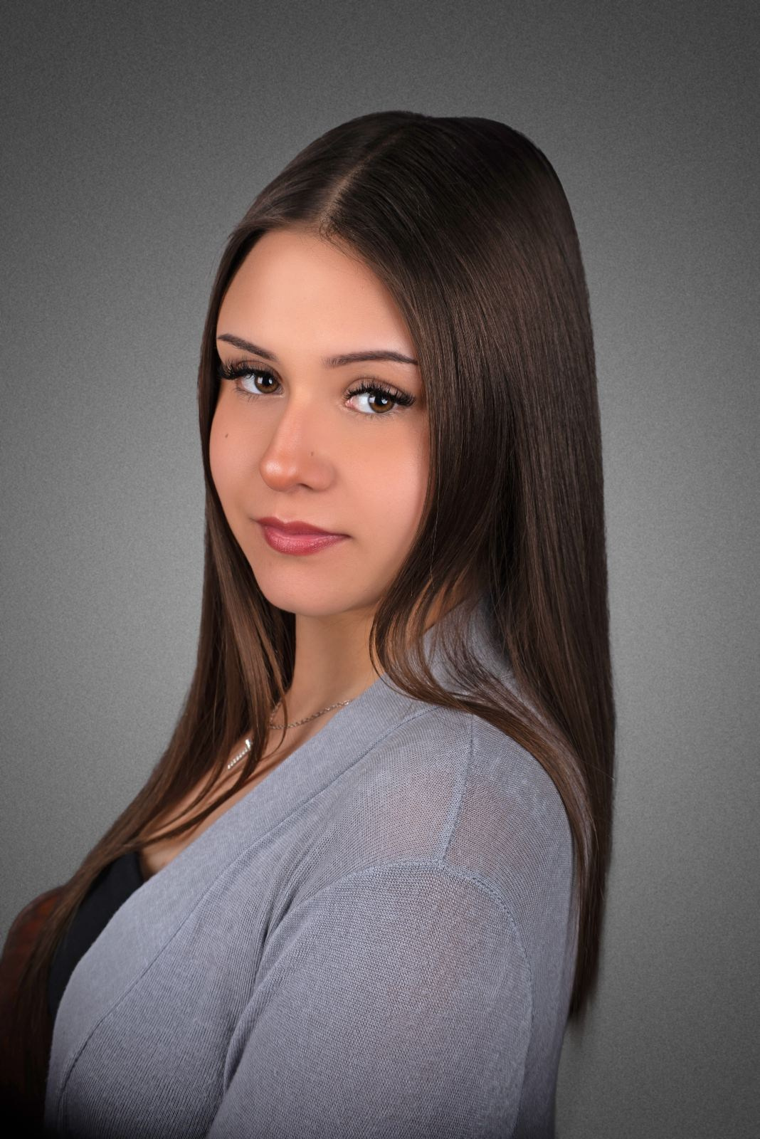 Fotografisanje Maturanata, maturske fotografije. Fotograf Novi Sad Maja Vukelic Pavkov, maturanti, portreti, fotografisanje proizvoda