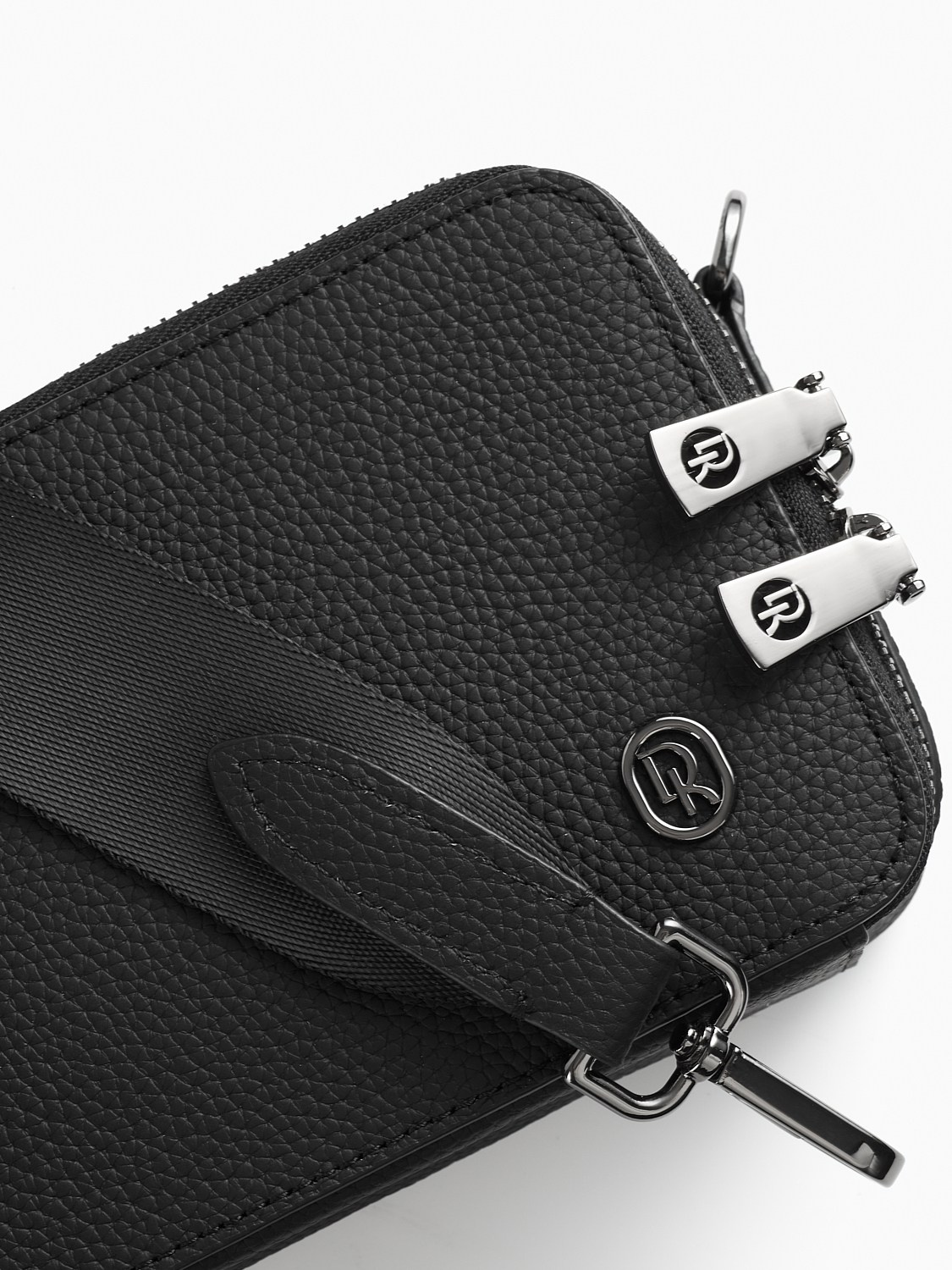 Сумки и кошельки. Предметная фотосъемка в Алматы. Студия фото и видео съемки товаров