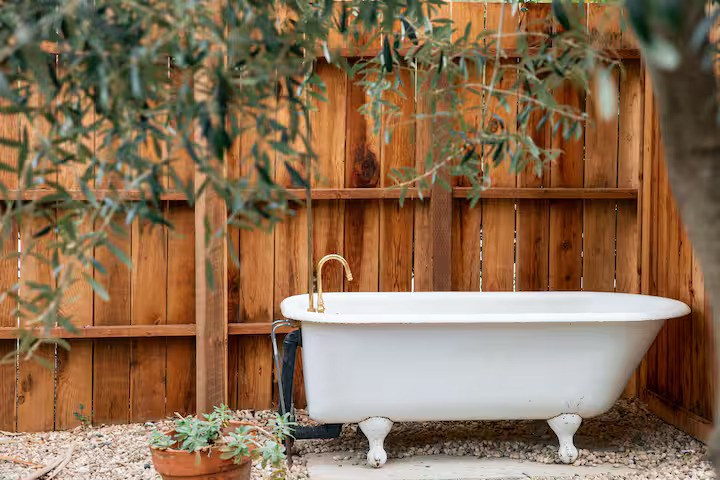 Return to Yourself Weekend — женский ретрит в Лос-Анджелесе | 22–24 февраля 2026. About you club | Женский клуб | Встречи | Ретриты 📍 Лос Анджелес