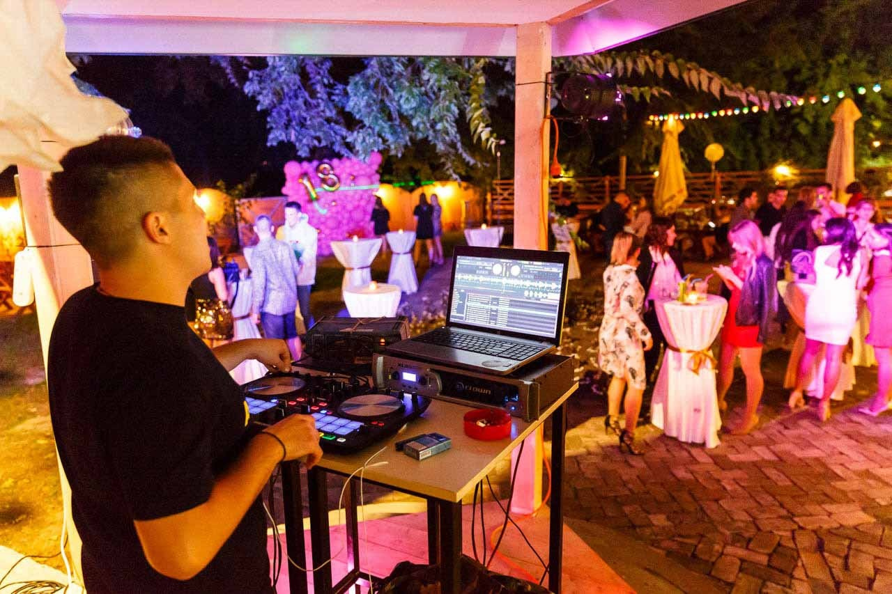 DJ performans na nezaboravnoj proslavi 18. rođendana.