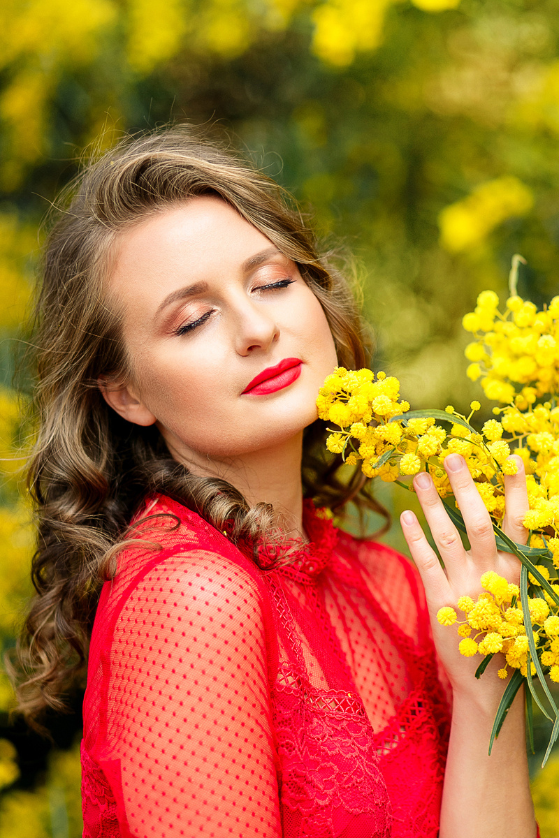 Фотосессии в мимозе в Испании. Фотограф и визажист Анастасия Гусарова