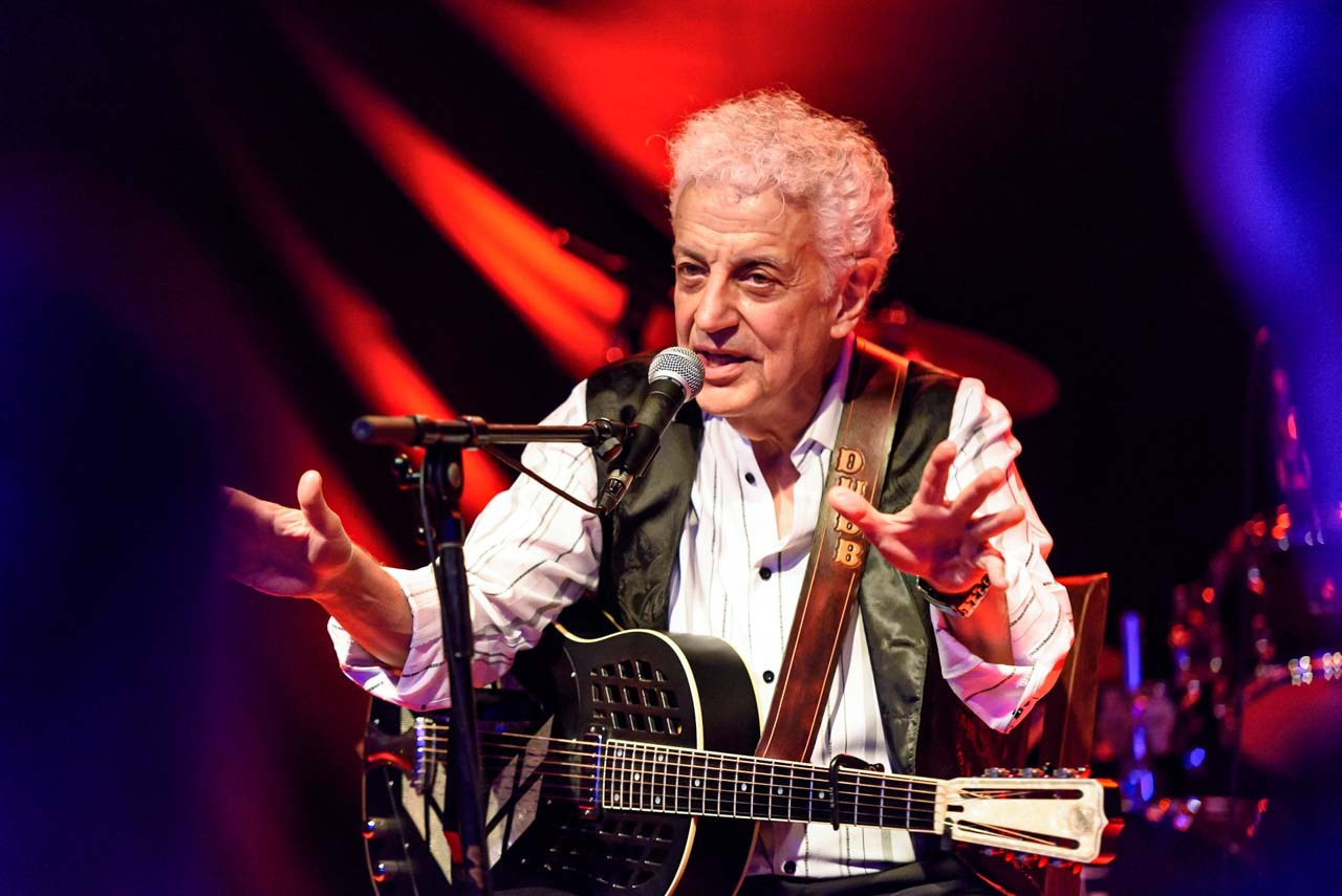 Doug MacLeod u komunikaciji sa publikom na nastupu na Danube Blues & Rock Festivalu u novosadskom Firchie Think Tank Studio.