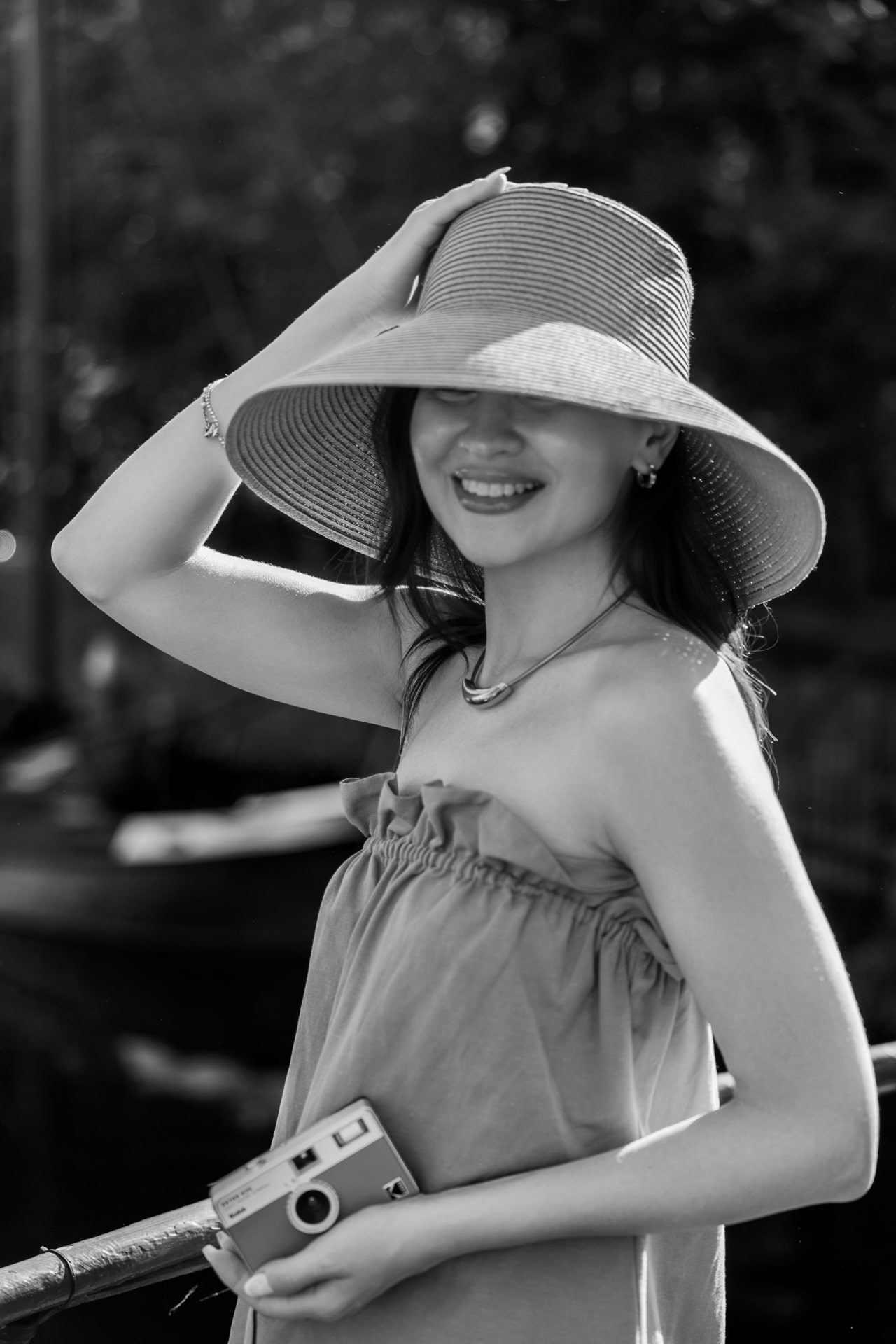 Café Portrait — Lifestyle Photoshoot in Rotterdam. Romantic & Soulful Photography by Natalia Olhova in Rotterdam