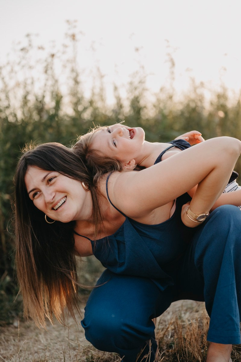 Jelena Milos Dunja i Mila / porodicno fotografisanje. Deciji i porodicni fotograf u Beogradu Oksana Skendzic