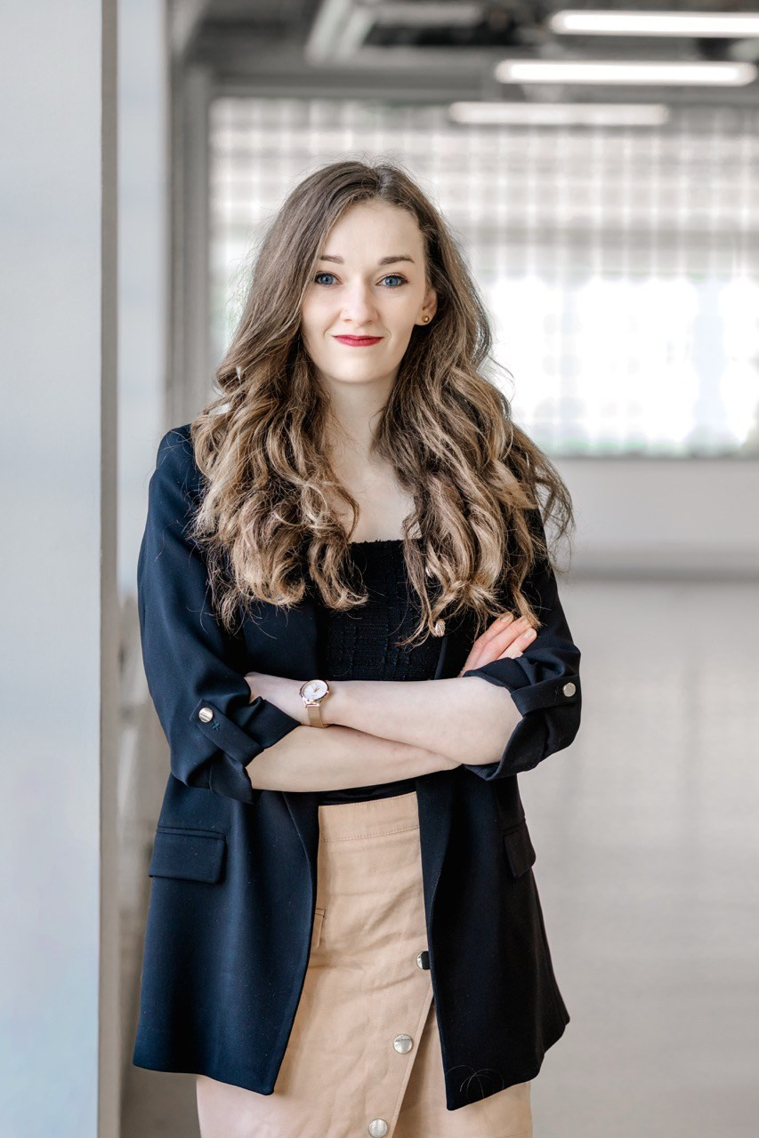 Portrétní fotografka Praha. Dana Lišková — Empathetic Photographer | Introspective Artist |Neurodivergent Coach | Founder of Artepy.cz