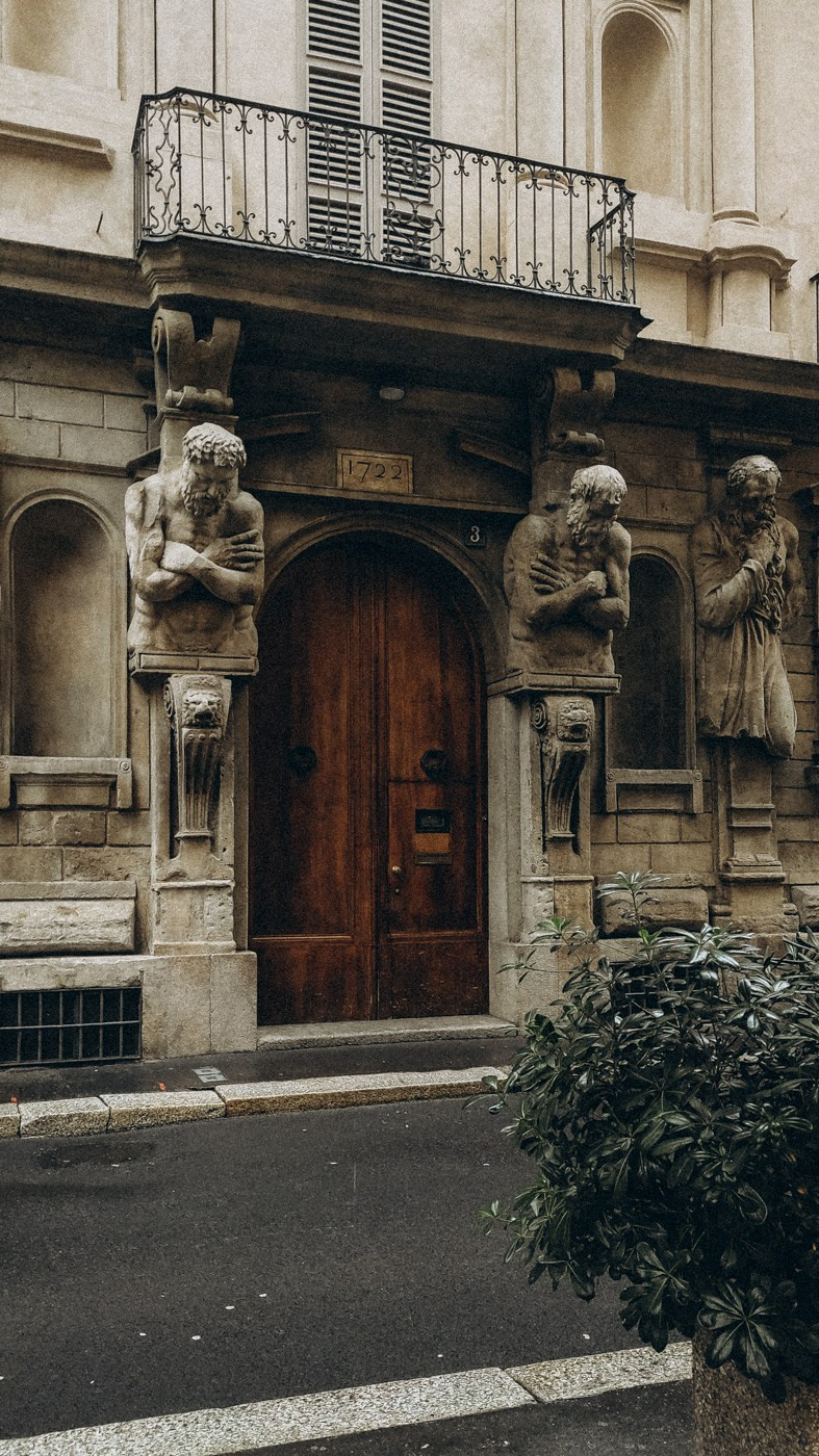 Postcards from Milan. Anastasiia Buchinskaia Fotografa Milano