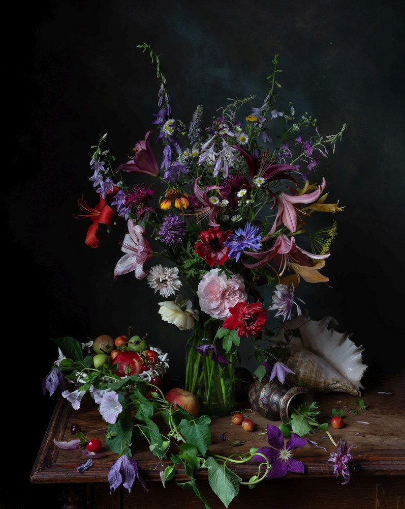 Натюрморт с лилиями, розами и анемонами