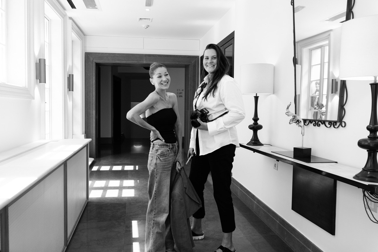 Backstage fotografie. Dana Lišková — Empatická fotografka | Introspektivní umělkyně | Neurodivergentní koučka| Zakladatelka Artepy.cz