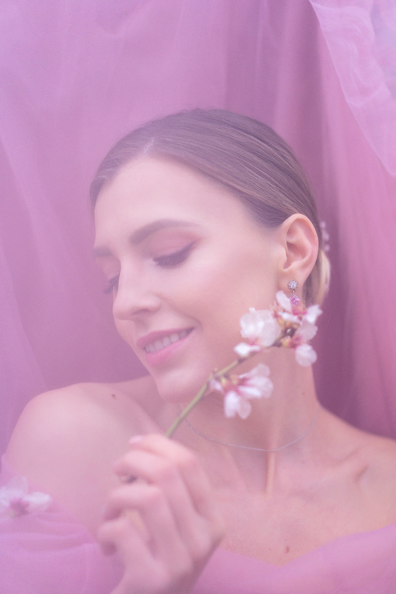 Фотосессия в цветущем миндале. Фотограф и визажист Анастасия Гусарова