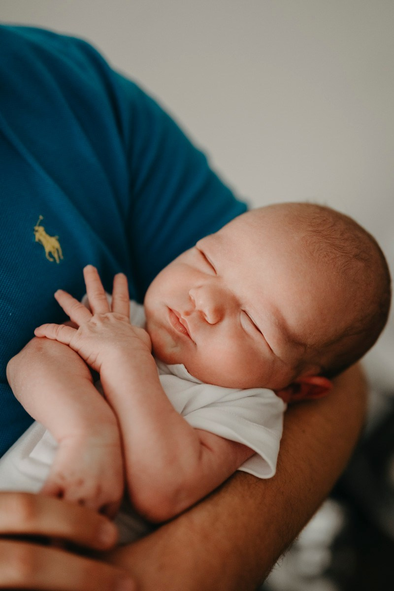 Dobrodosao, Vukane / fotografisanje bebe kod kuce. Deciji i porodicni fotograf u Beogradu Oksana Skendzic