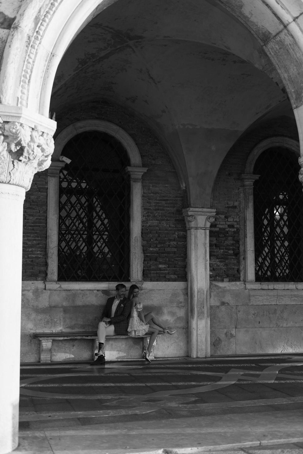 Wedding Photoshoot in Venice'sept 23. Lake Como Wedding Photographer | Elegant & Timeless Photography in Italy