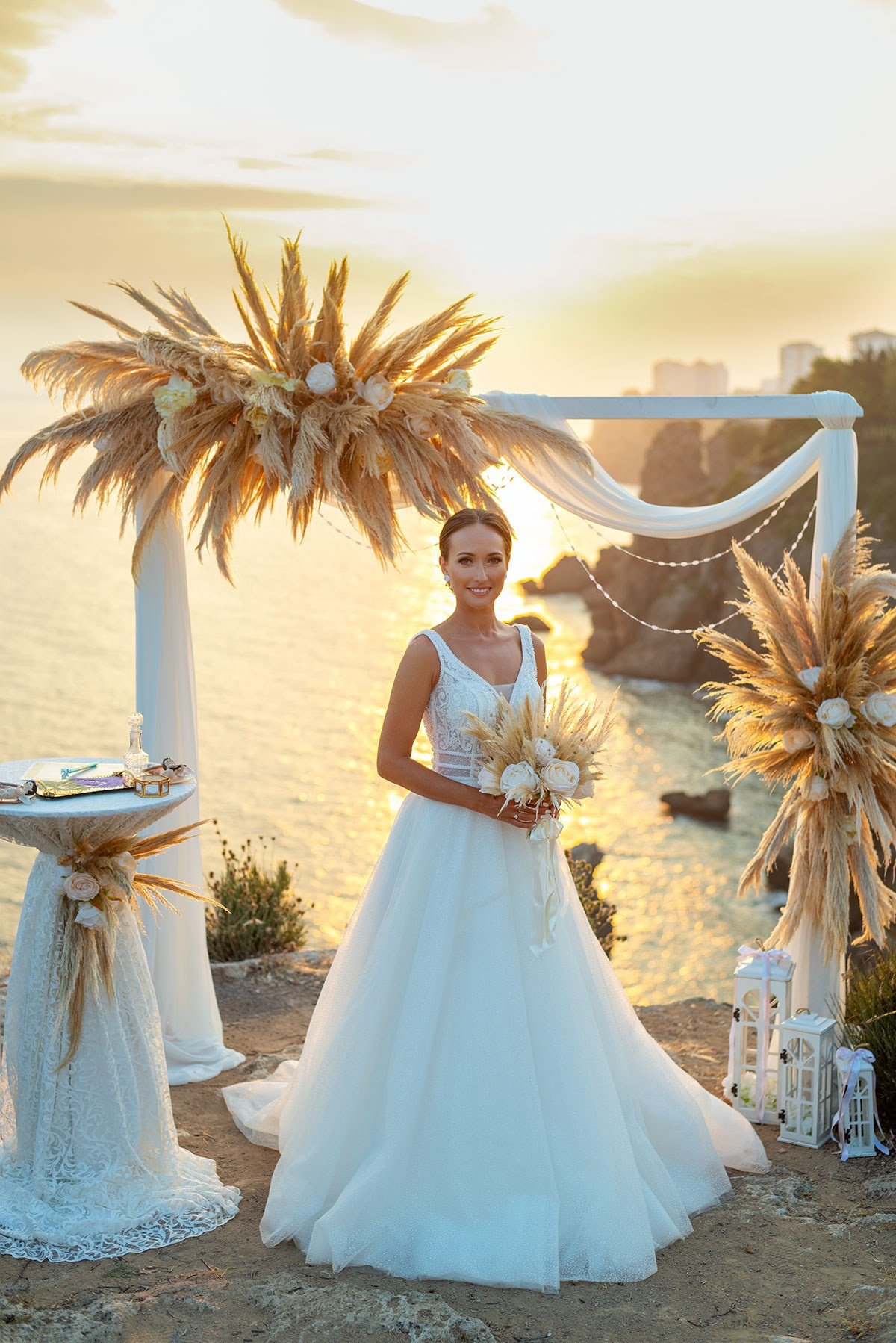 Скалы на море с шикарным видом. Фотограф Анталия, Кемер, Белек, Сиде Дарья Кая