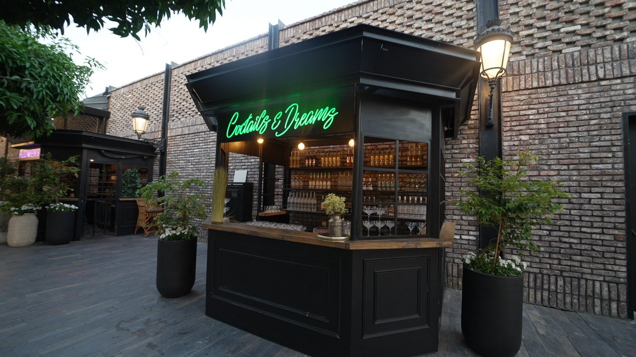 VIA / BASICO. Wedding and events photographers Studio Shalom