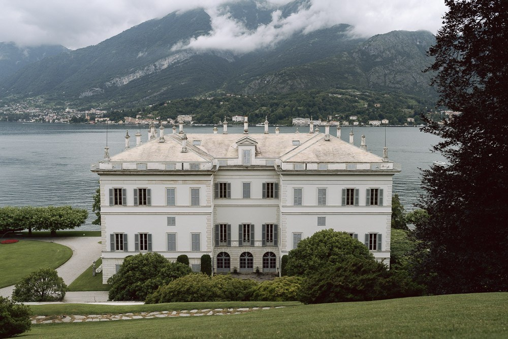 The Definitive Guide to Luxury Lake Como Wedding Costs: Photography and Venue Fees. Fotograf de nuntă Alex Pasarelu
