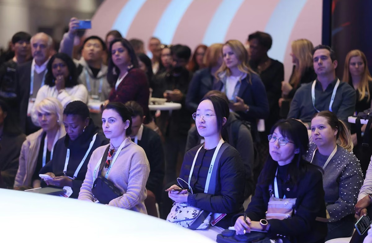 Conference audience listening to a corporate presentation in Dubai