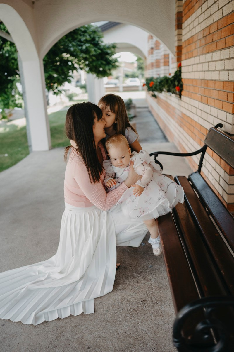 Verino krstenje / Crkva Rodjenja Presvete Bogorodice, Batajnica. Deciji i porodicni fotograf u Beogradu Oksana Skendzic