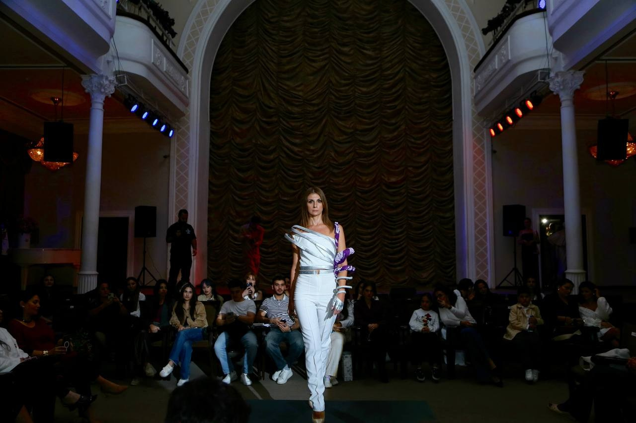 Samira. BIG Model Agency. “Dare to Be Famous”