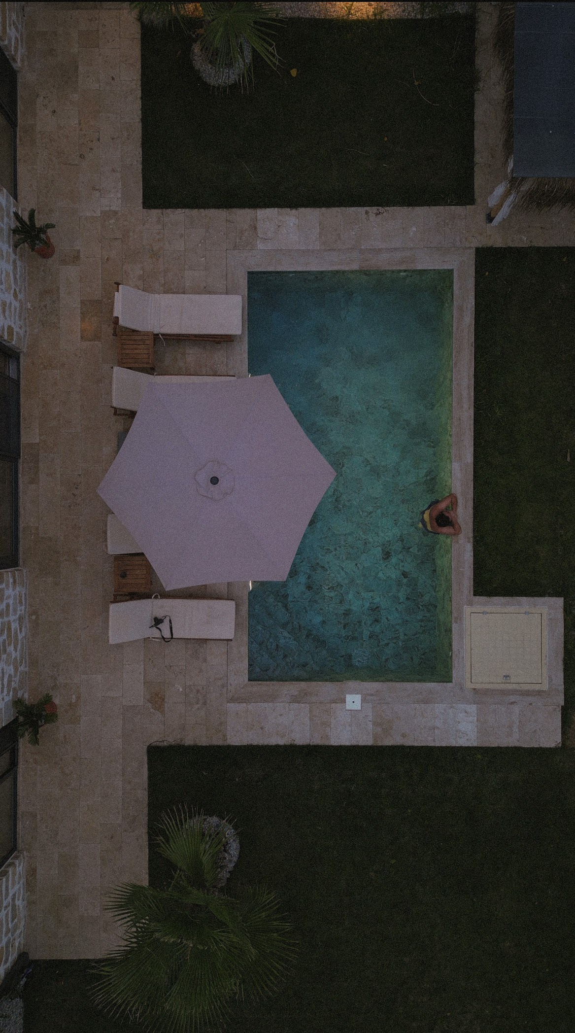 Dut Sapanca. Professional photographer and videographer specializing in filming hot