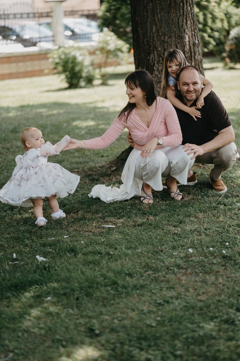 Verino krstenje / Crkva Rodjenja Presvete Bogorodice, Batajnica. Deciji i porodicni fotograf u Beogradu Oksana Skendzic