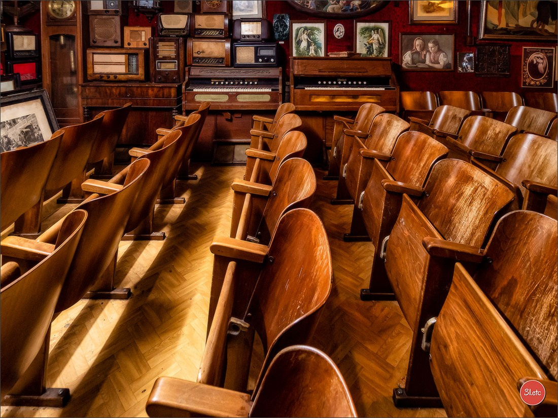 Удивительное место - частный музей старинного хлама - Fahrzeugmuseum. Photographe à Strasbourg | Portraits, Studio, Enfants, Événements