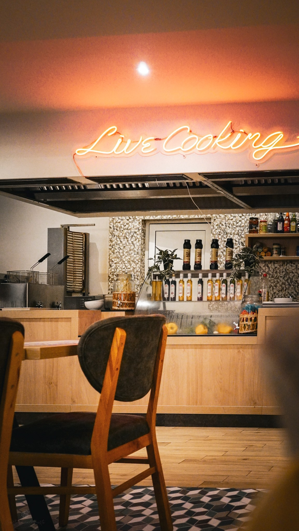 Bacolux Koralyo. Creste si calatoreste