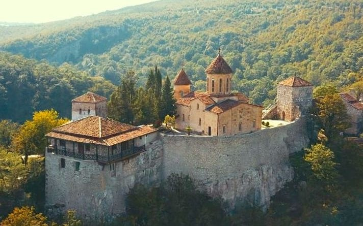 Romantic wedding ceremony in Kutaisi. Главная