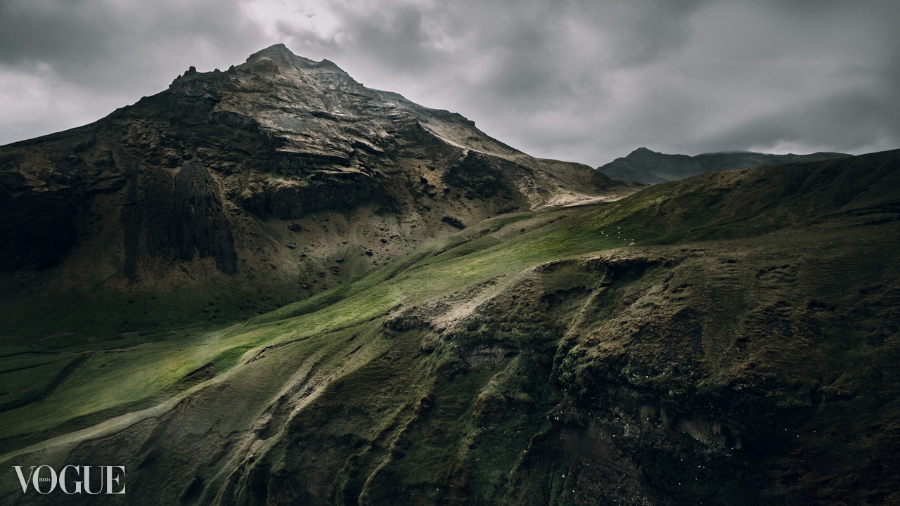 Portrait, fashion and art photography. Wedding and portrait photographer in Poland Vitali Frozen