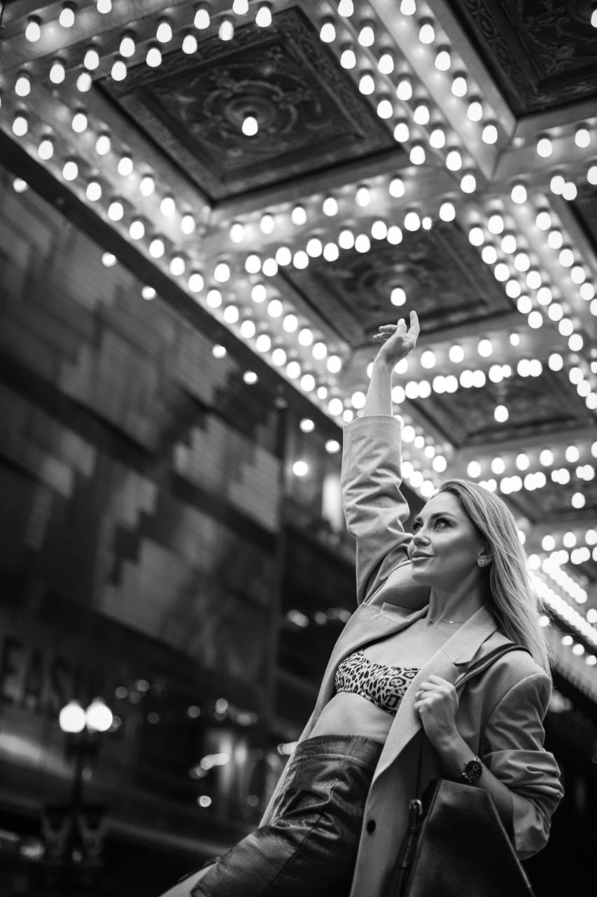 Street shoot with Yulia. VALERIIA VIUNOVA individual shooting\love story\event\brand