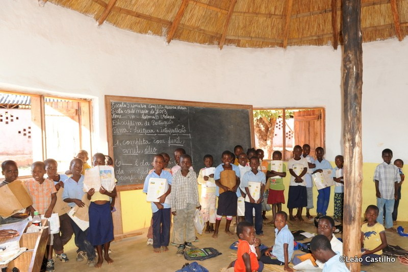 Photos of volunteer work in Mozambique. Simbahalu