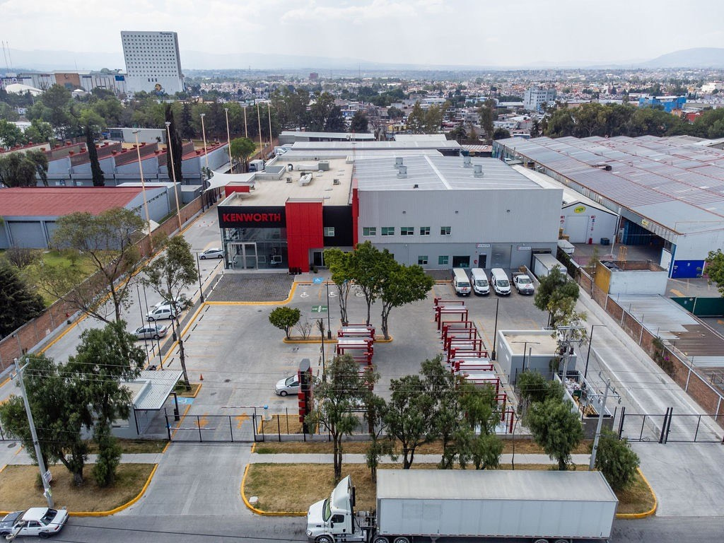 Kenworth Instalaciones. Alex Martínez Fotógrafo | Bodas, retratos y eventos en Tijuana