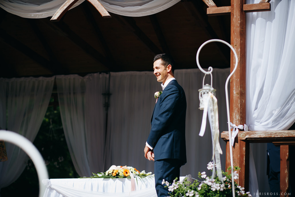 Kāzas Jaunmoku pilī ar ceremoniju lapenē