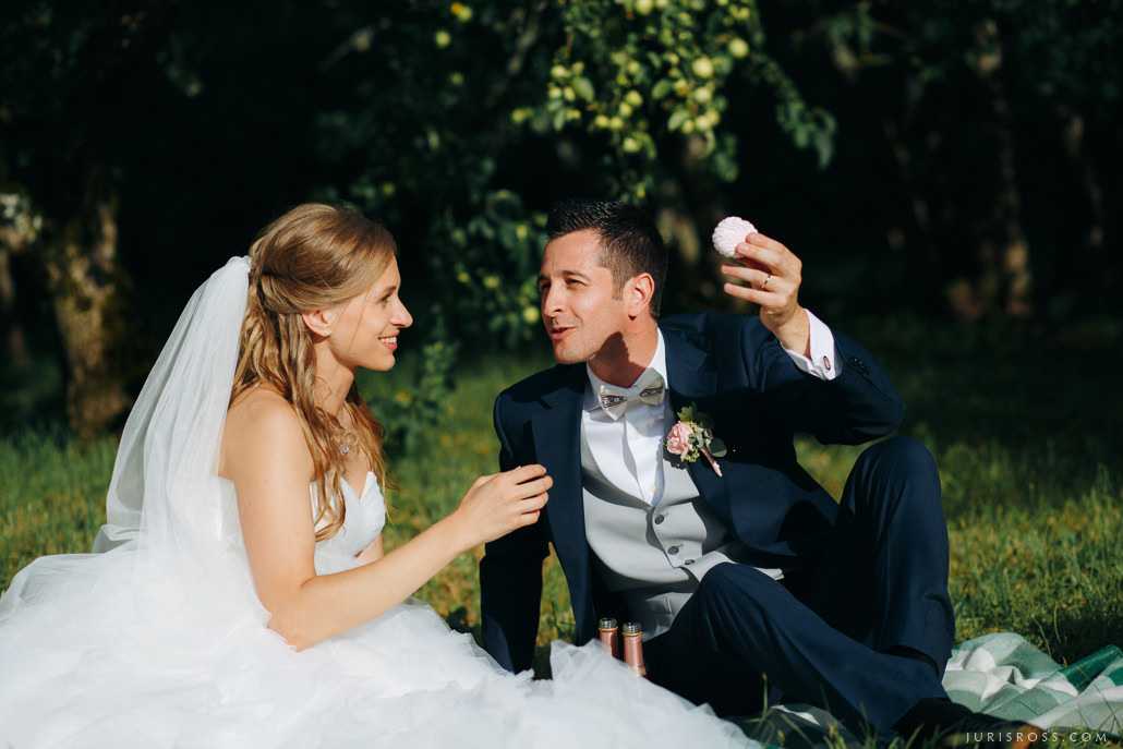 Kāzas Jaunmoku pilī ar ceremoniju lapenē