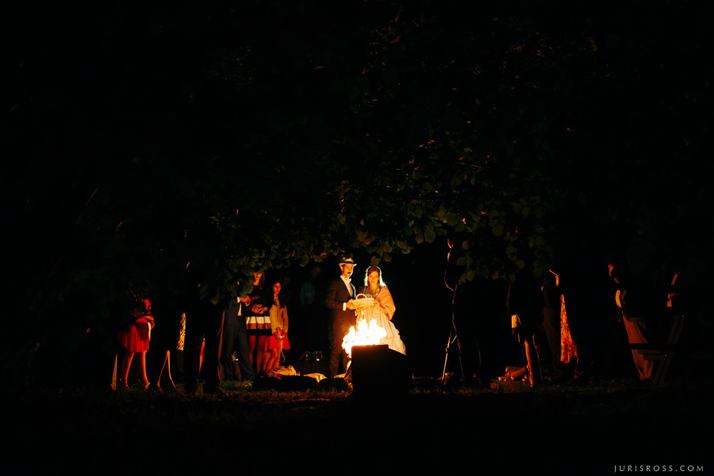 Kāzas Jaunmoku pilī ar ceremoniju lapenē