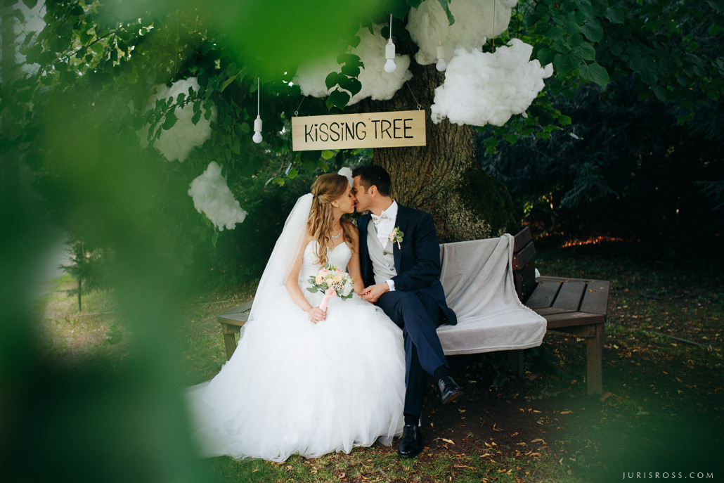 Kāzas Jaunmoku pilī ar ceremoniju lapenē