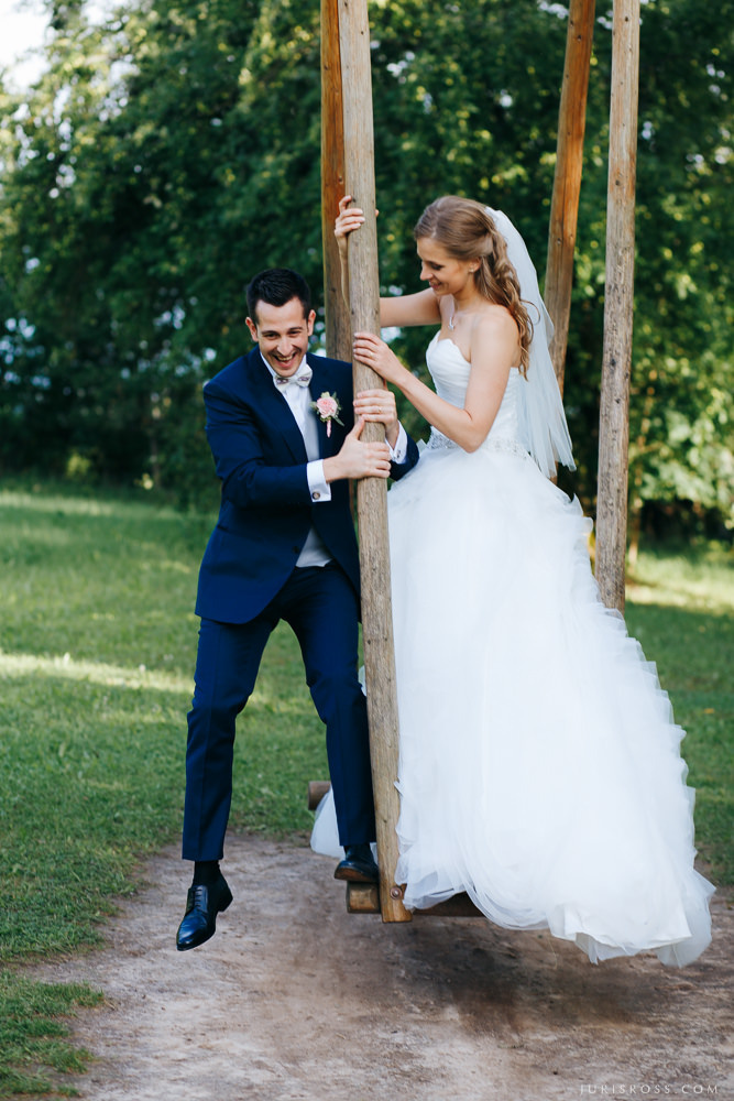 Kāzas Jaunmoku pilī ar ceremoniju lapenē