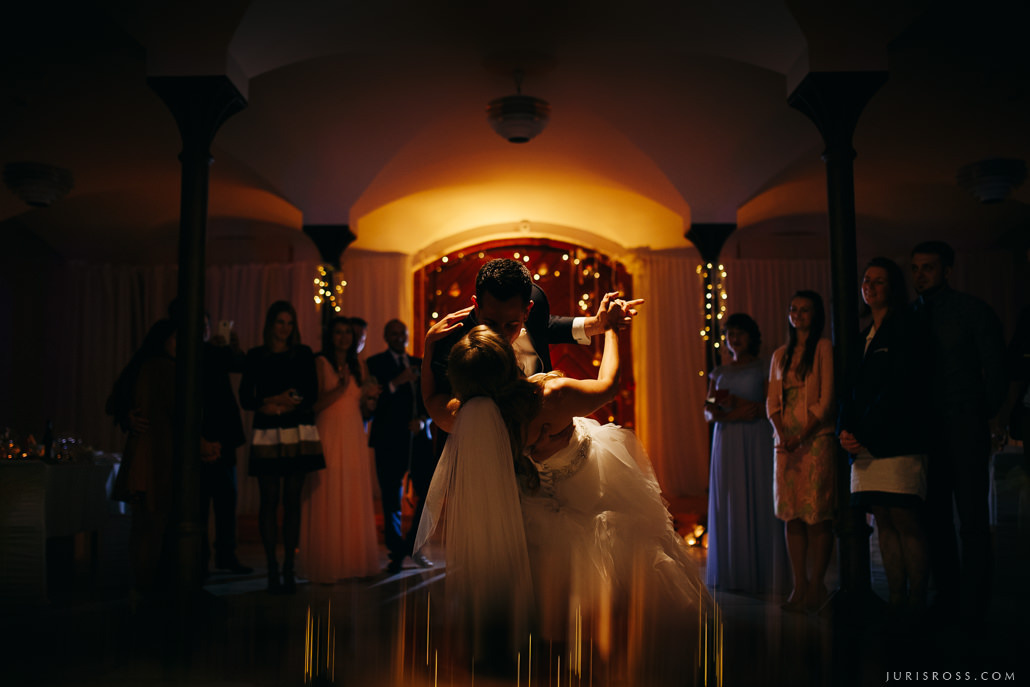 Kāzas Jaunmoku pilī ar ceremoniju lapenē