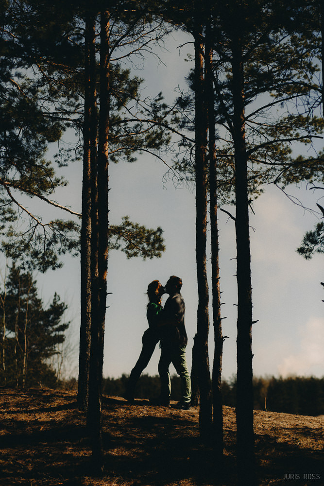 Pāra fotosesija karjerā pavasara agrumā