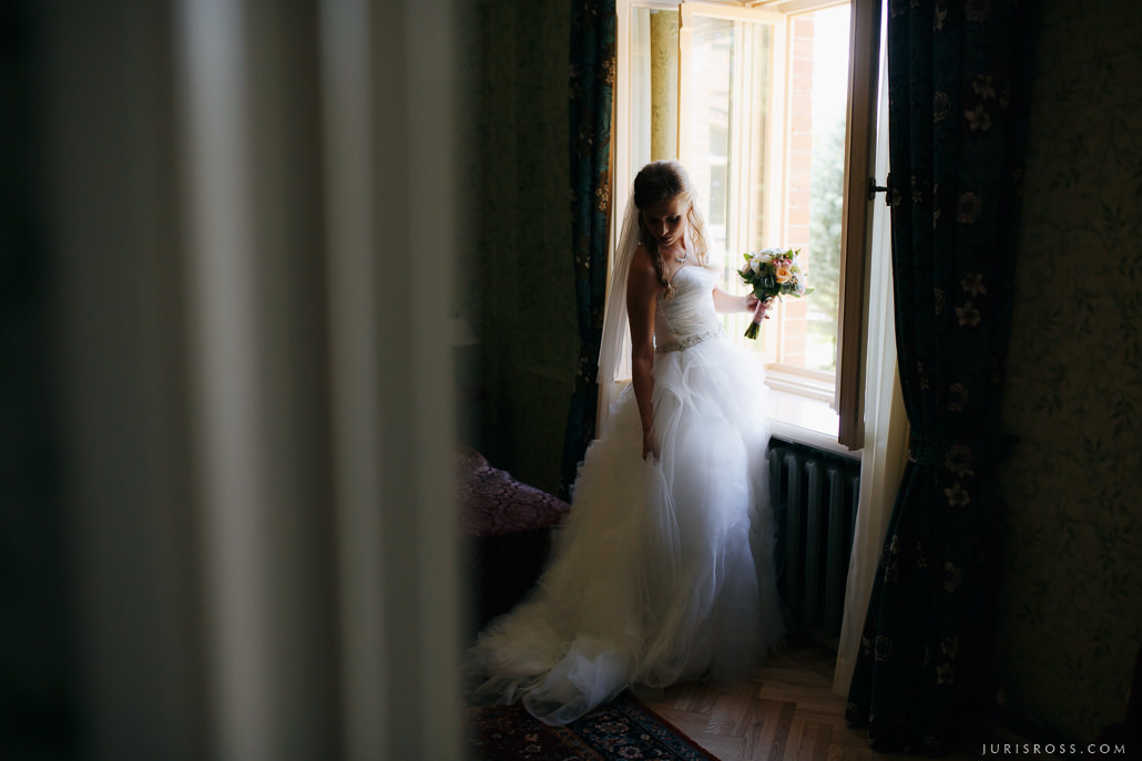 Kāzas Jaunmoku pilī ar ceremoniju lapenē