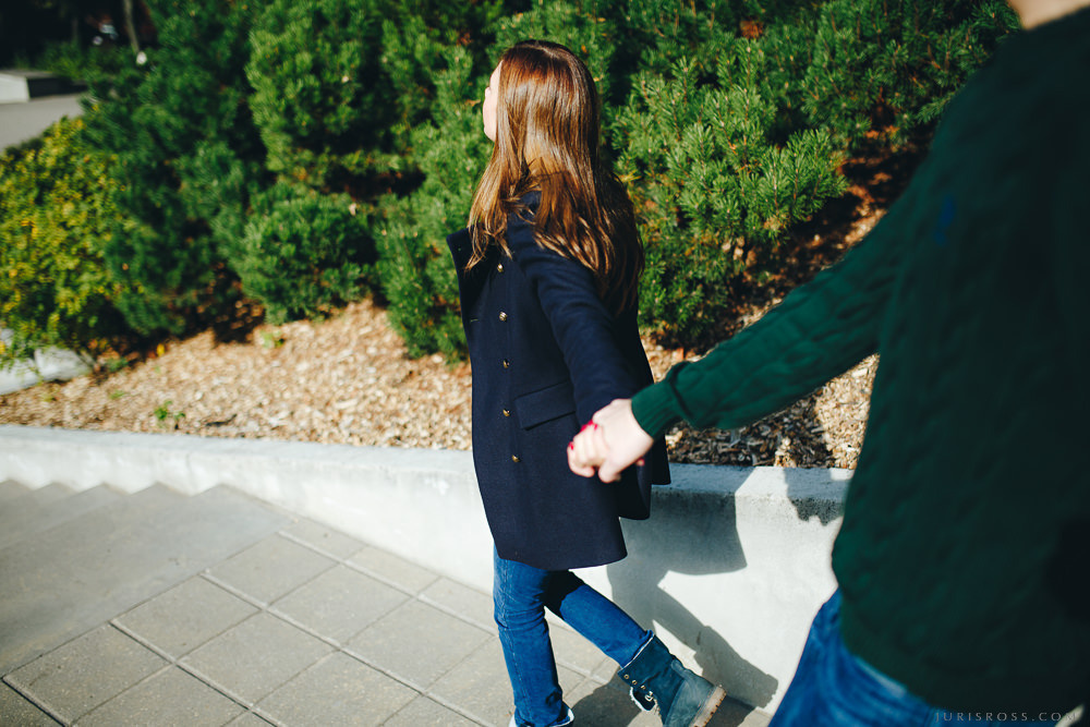 Mīlestības piepildīta pāra fotosesija Ķīpsala rudenī