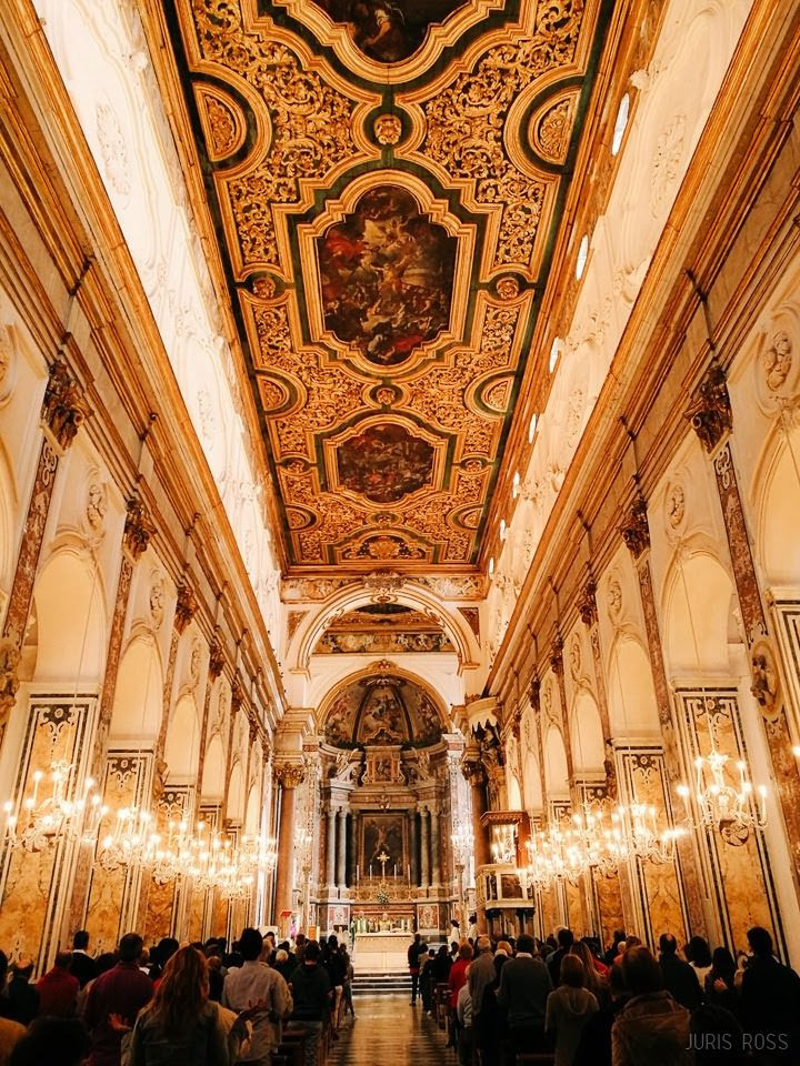 Ceļojums uz Amalfi piekrasti Itālijas rietumos