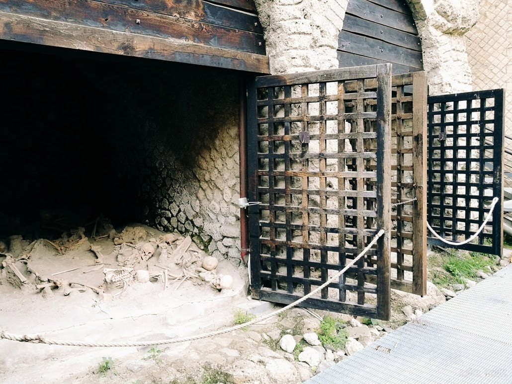 Ceļojums uz Amalfi piekrasti Itālijas rietumos