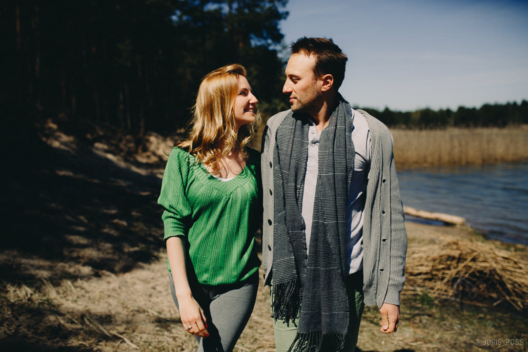 Pāra fotosesija karjerā pavasara agrumā