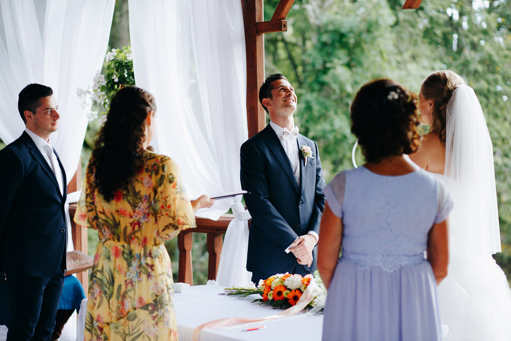 Kāzas Jaunmoku pilī ar ceremoniju lapenē