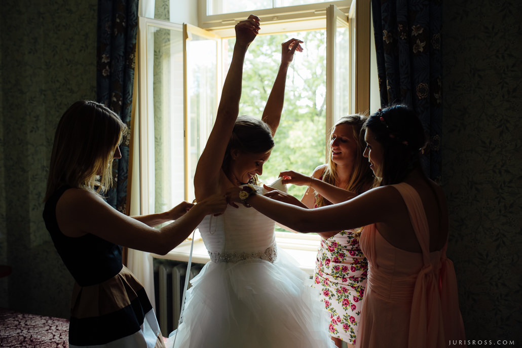 Kāzas Jaunmoku pilī ar ceremoniju lapenē