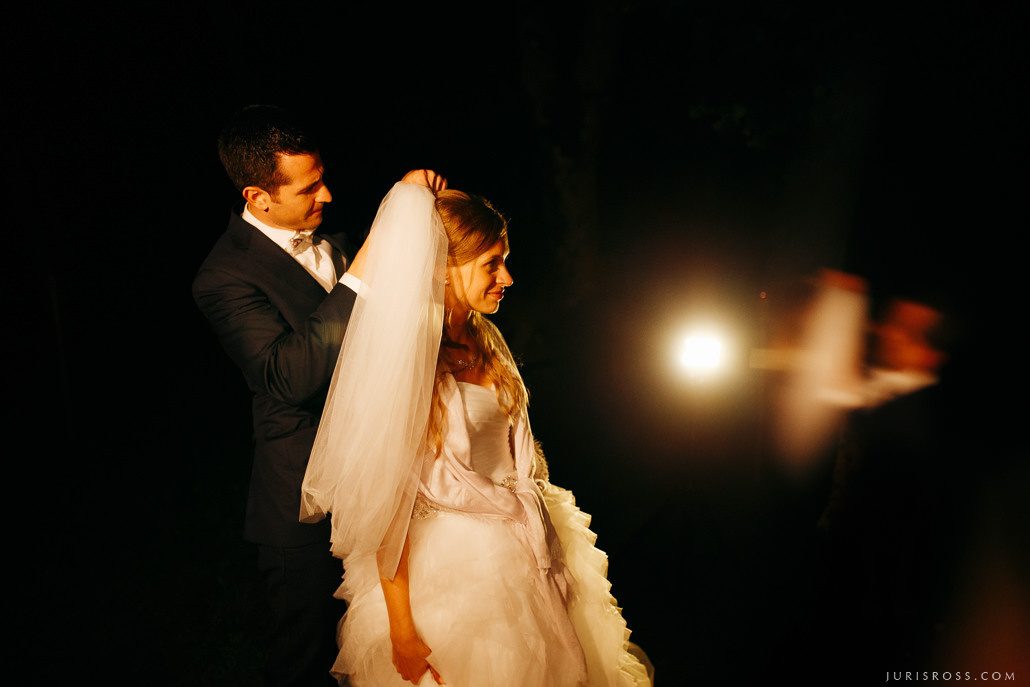 Kāzas Jaunmoku pilī ar ceremoniju lapenē