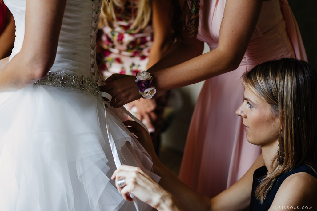 Kāzas Jaunmoku pilī ar ceremoniju lapenē