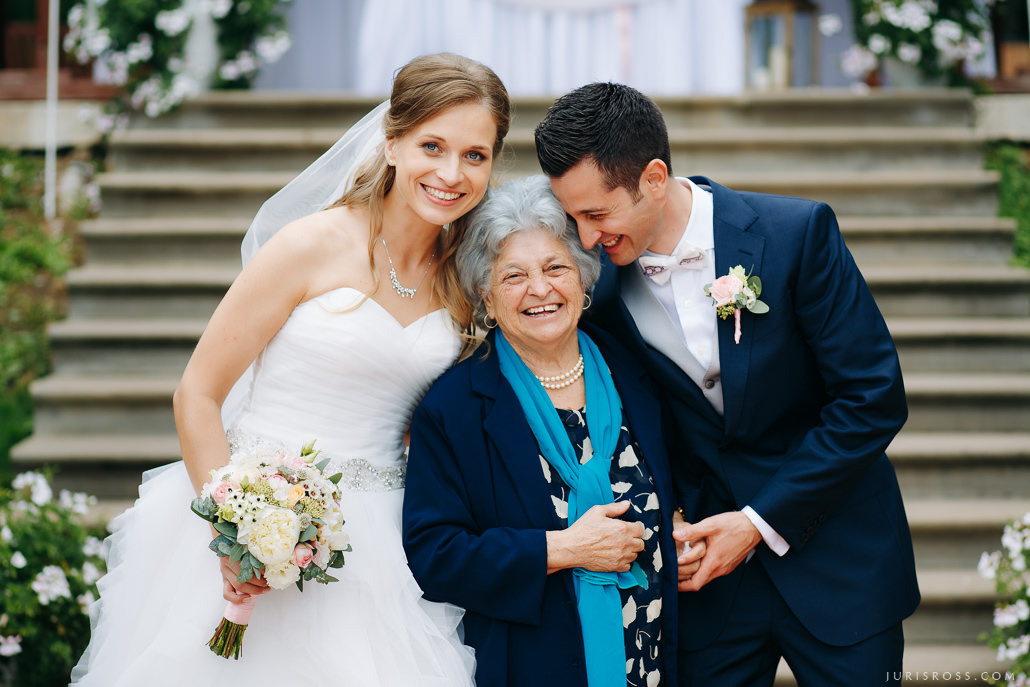 Kāzas Jaunmoku pilī ar ceremoniju lapenē